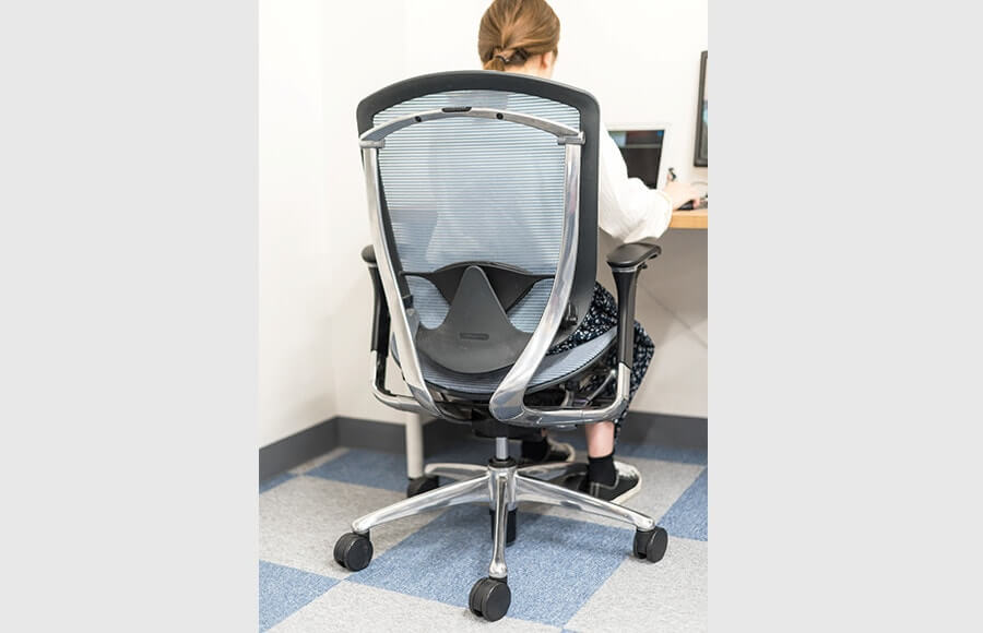 オフィスチェアはこだわりのハイエンドチェア